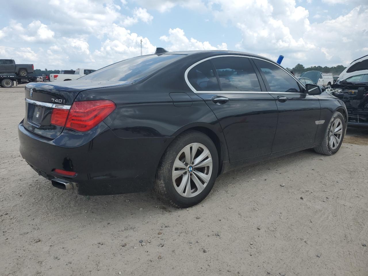 2012 BMW 740 I vin: WBAKA4C52CDS99036