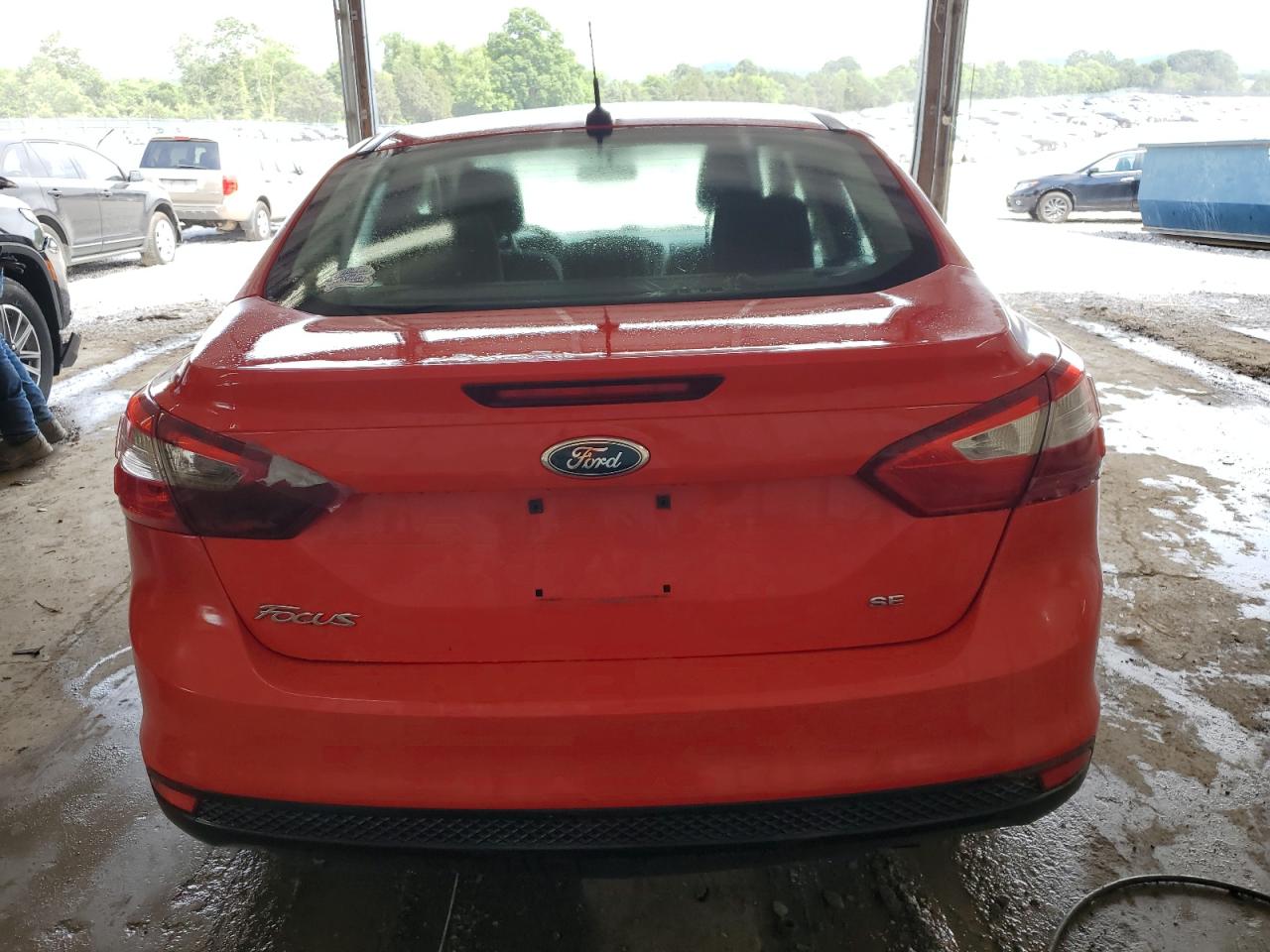 1FAHP3F21CL184589 2012 Ford Focus Se