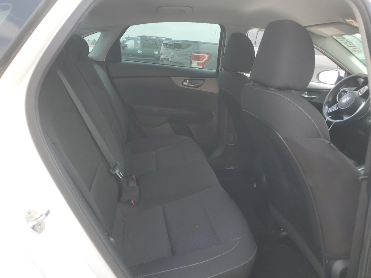 3KPF24AD1KE068038 2019 Kia Forte Fe