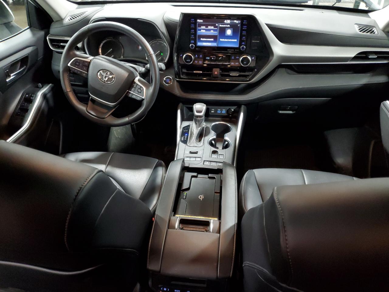 5TDGZRBH6NS252996 2022 Toyota Highlander Xle