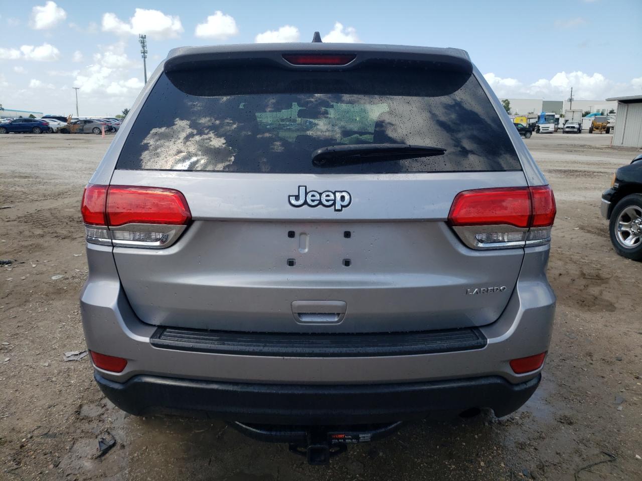 1C4RJEAG3FC613976 2015 Jeep Grand Cherokee Laredo