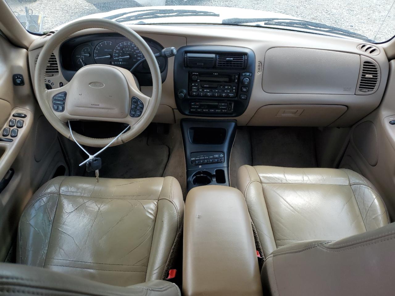 1FMDU84P7YZA01547 2000 Ford Explorer Eddie Bauer