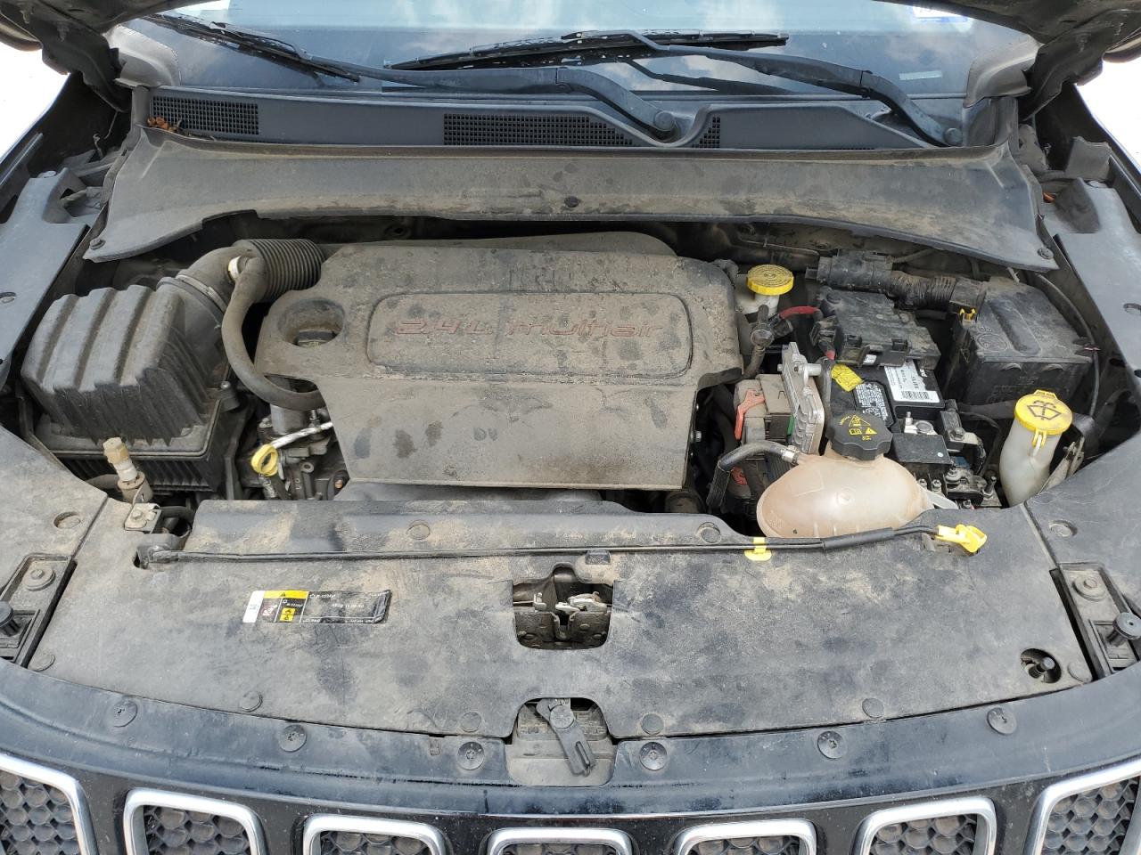 3C4NJCBB8HT668856 2017 Jeep Compass Latitude