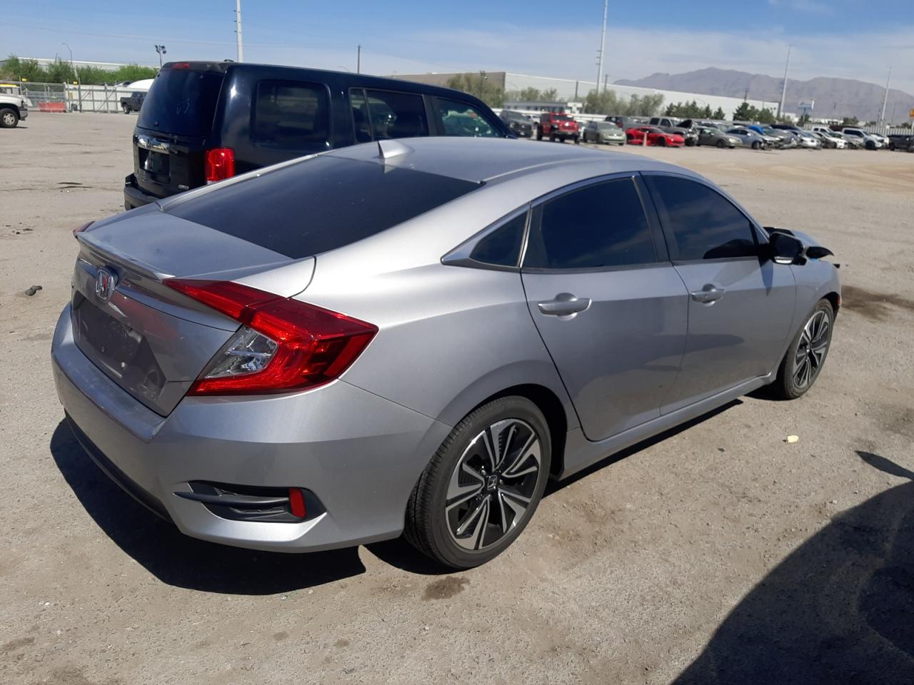 2018 Honda Civic Ex vin: 2HGFC1F31JH642444