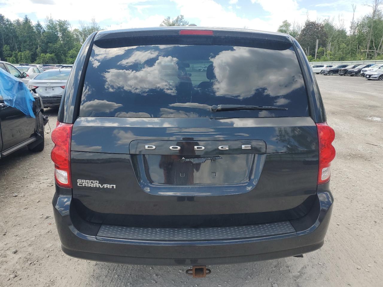 2C4RDGBG0ER450825 2014 Dodge Grand Caravan Se