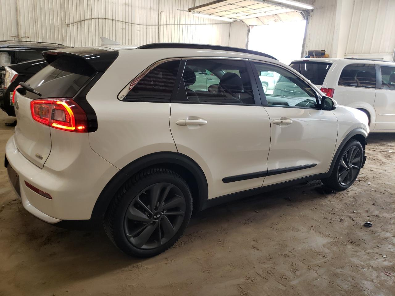 KNDCC3LC7H5092251 2017 Kia Niro Ex