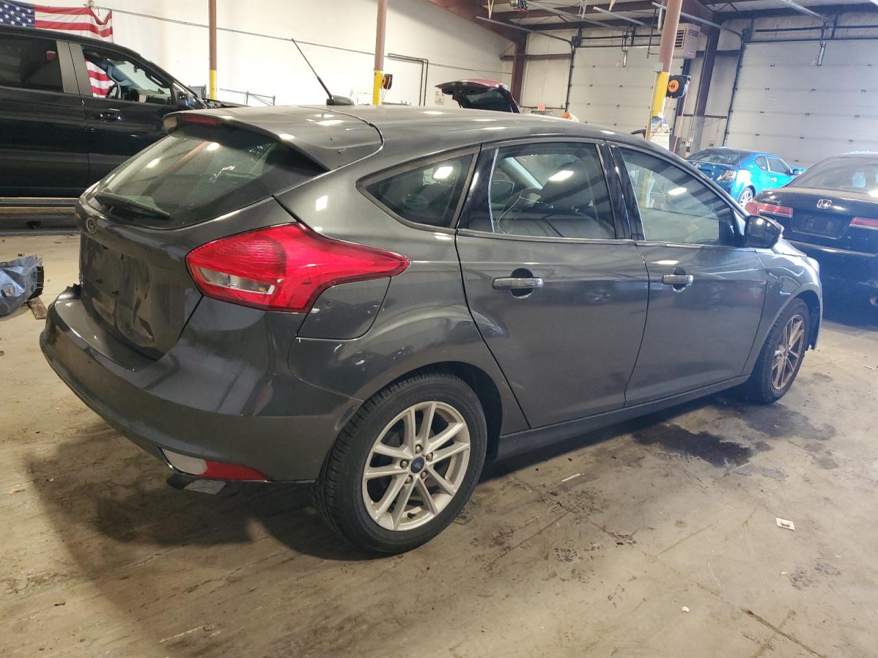 2017 Ford Focus Se vin: 1FADP3K23HL316425