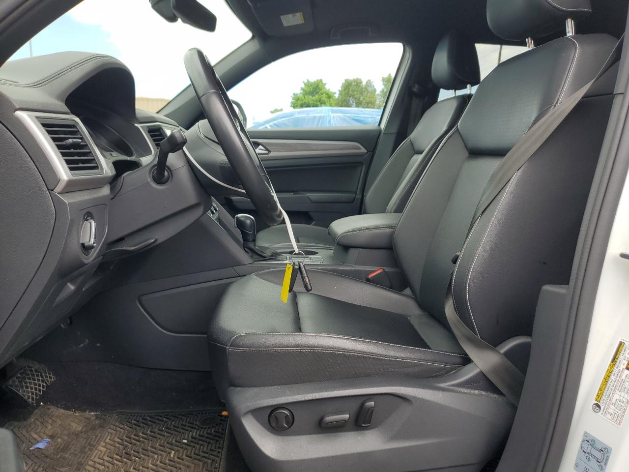 1V2YE2CA0LC218882 2020 Volkswagen Atlas Cross Sport Se