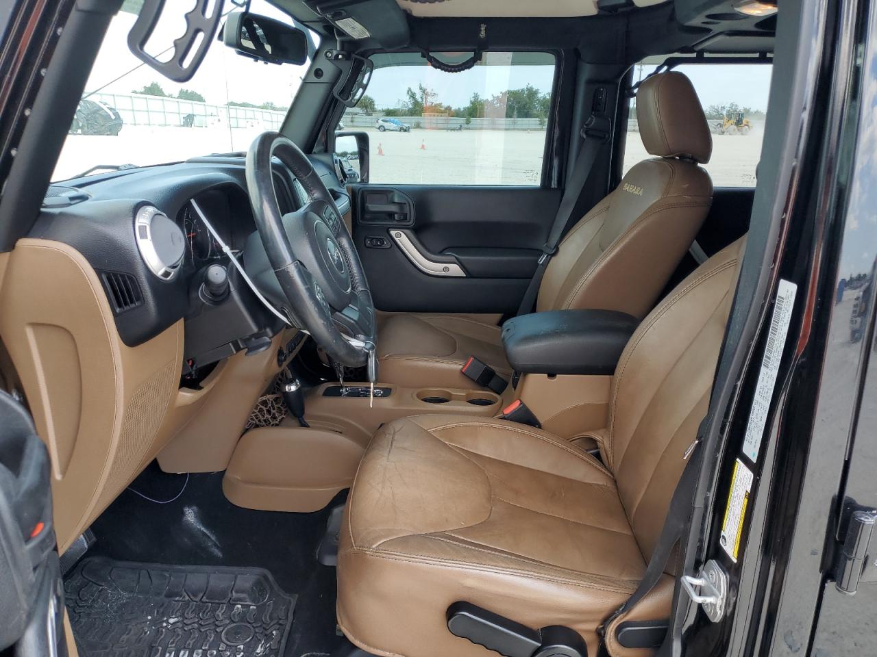 1C4BJWEG0FL566424 2015 Jeep Wrangler Unlimited Sahara