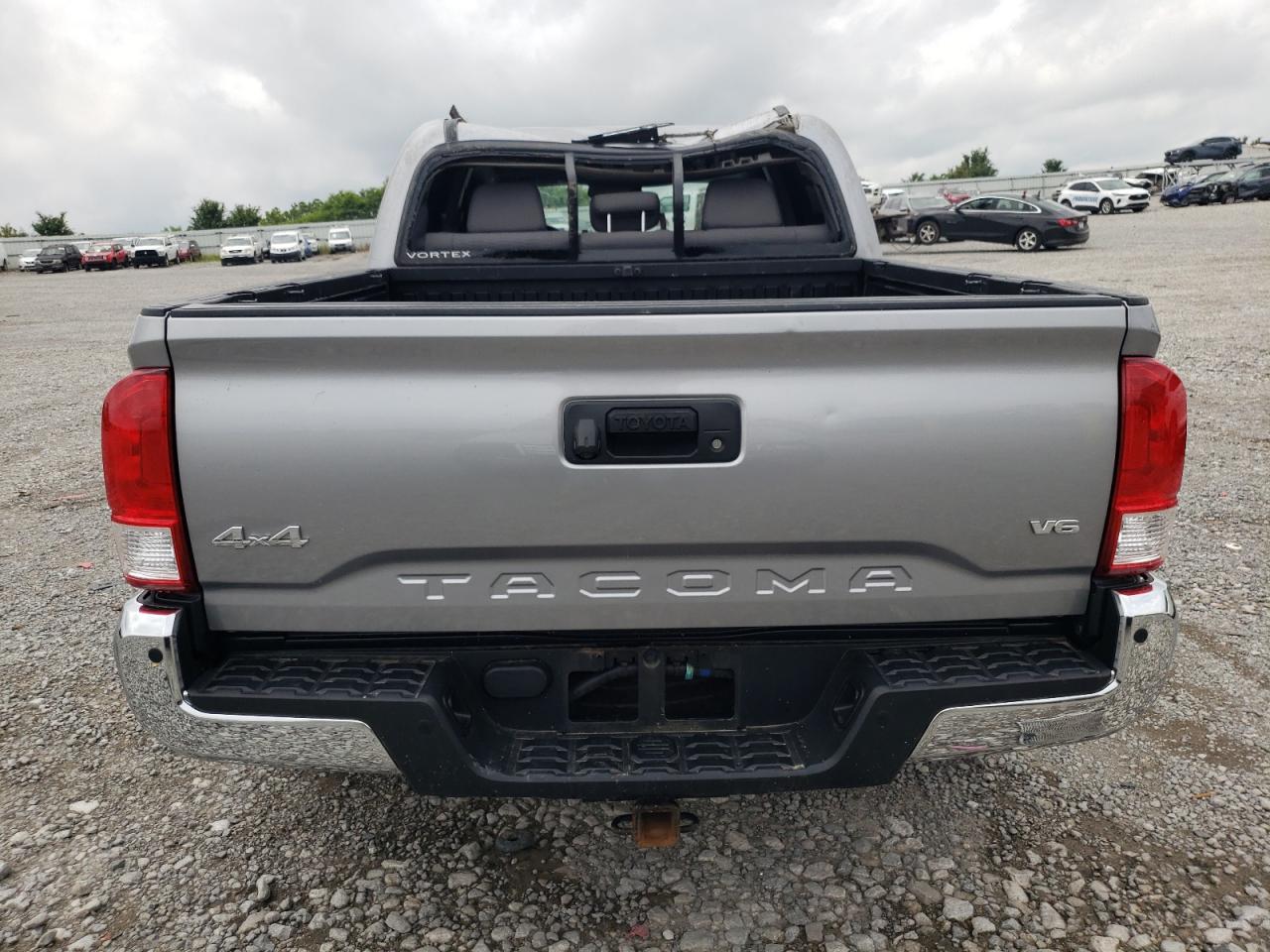 2017 Toyota Tacoma Double Cab vin: 3TMCZ5AN2HM086074