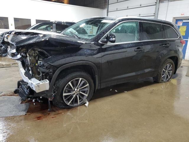 VIN 5TDJZRFH2KS626404 2019 Toyota Highlander, SE no.1