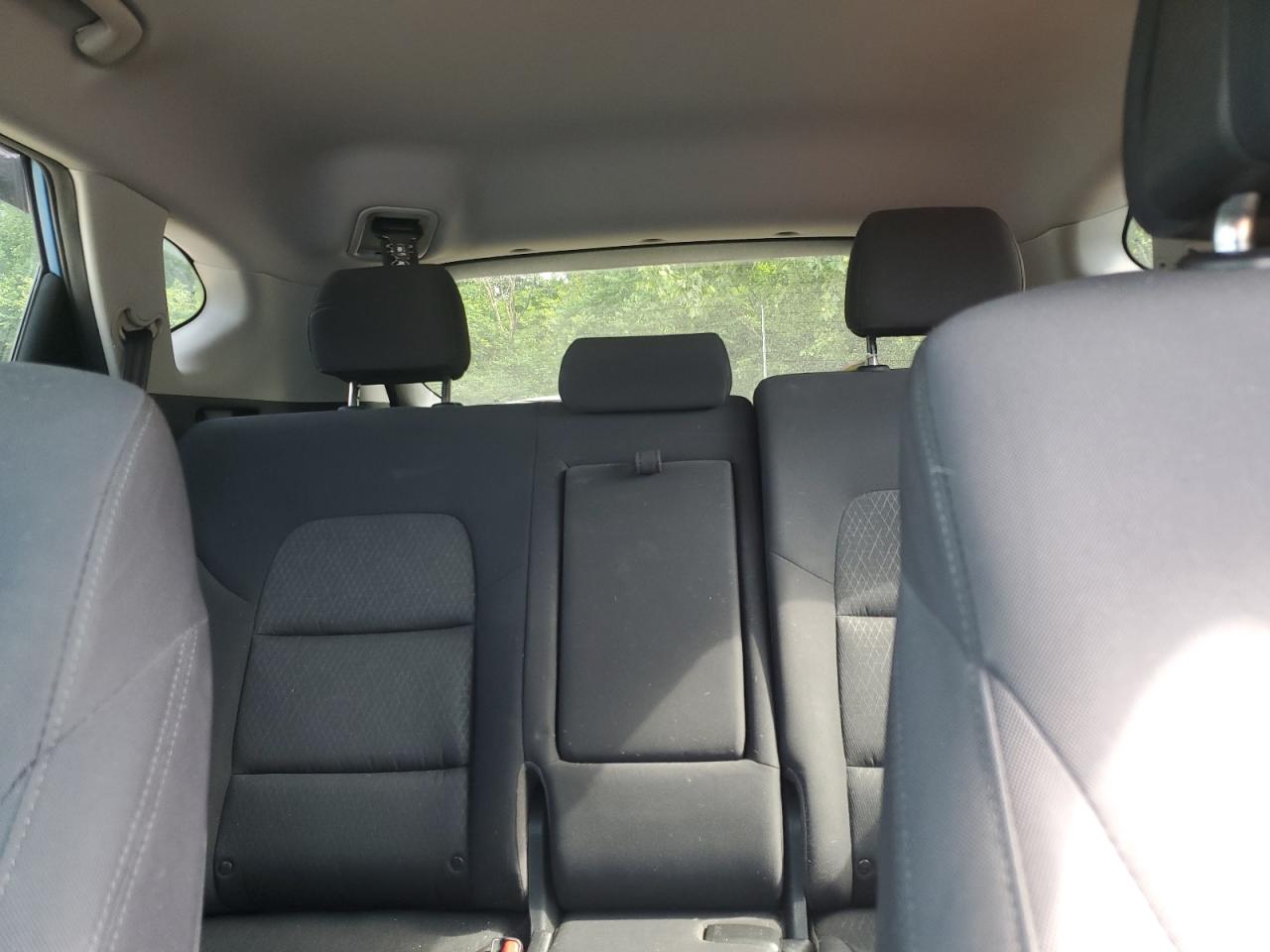 KM8J2CA40JU644430 2018 Hyundai Tucson Se