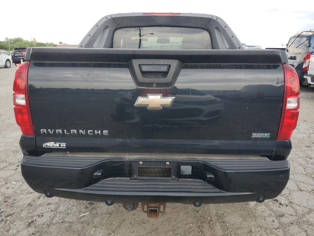 3GNVKEE02AG115807 2010 Chevrolet Avalanche Ls