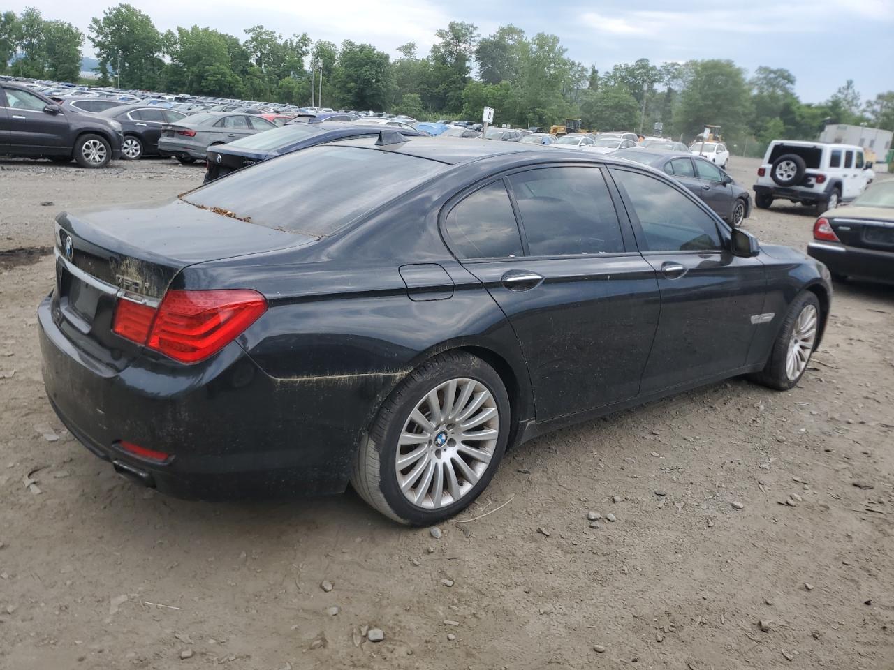 2012 BMW 750 Xi vin: WBAKC6C59CC396875