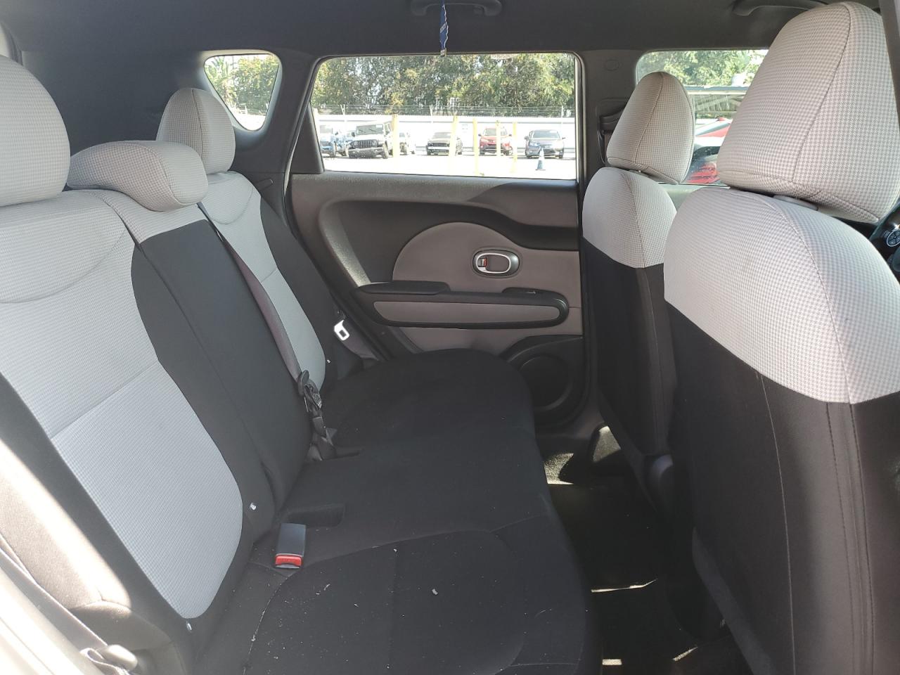 KNDJN2A26H7445282 2017 Kia Soul