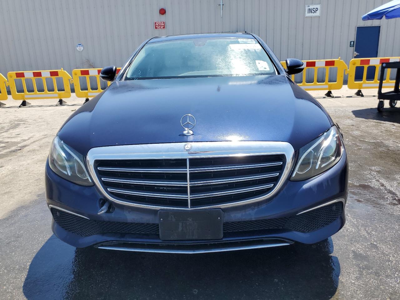 2017 Mercedes-Benz E 300 vin: WDDZF4JB5HA081666