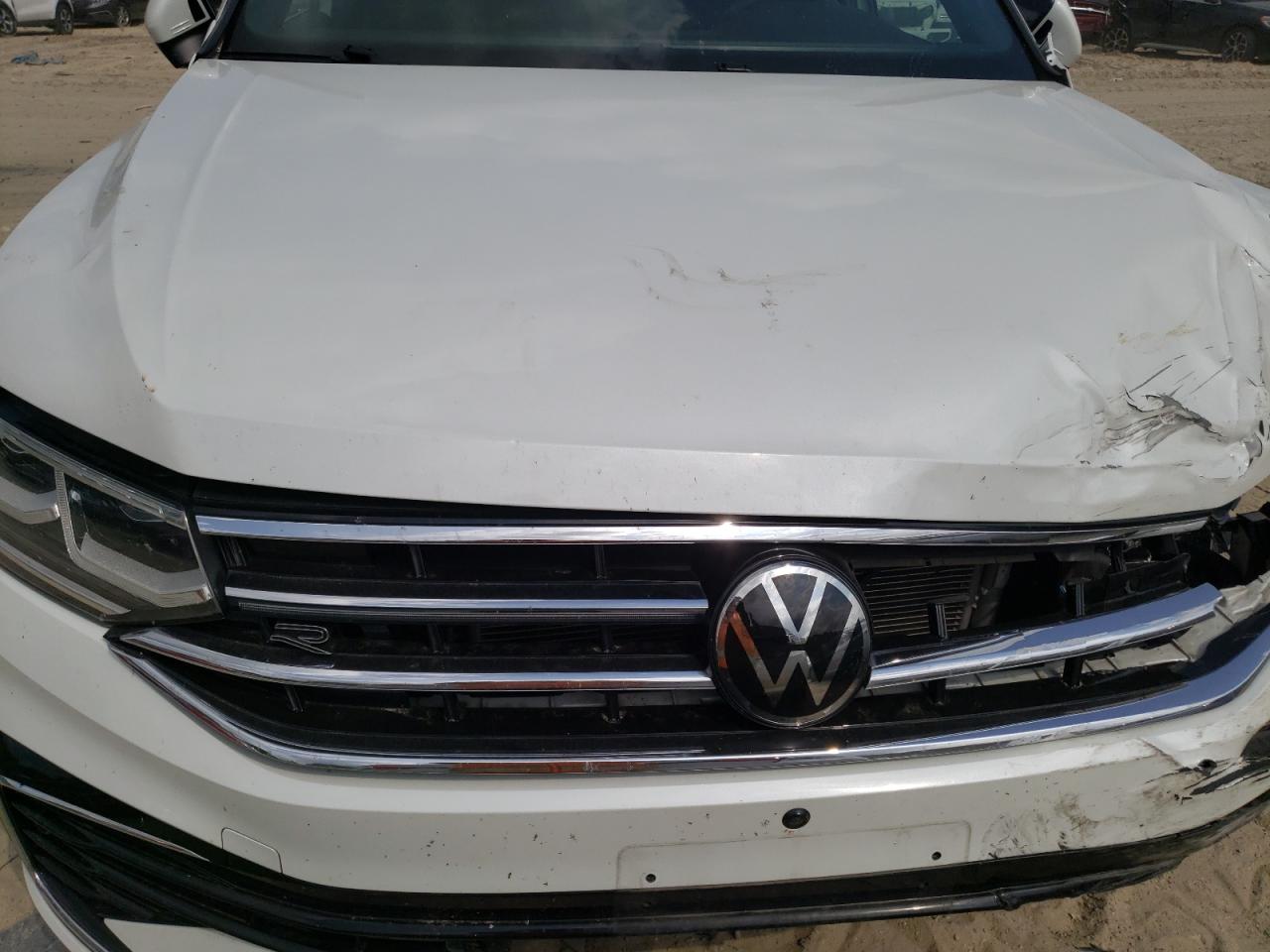 3VV4B7AX3NM035752 2022 Volkswagen Tiguan Sel R-Line