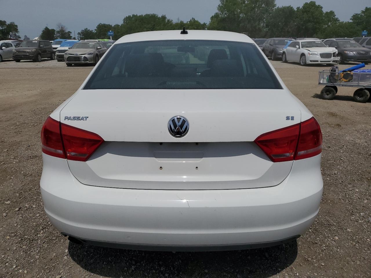 1VWBH7A37DC092132 2013 Volkswagen Passat Se