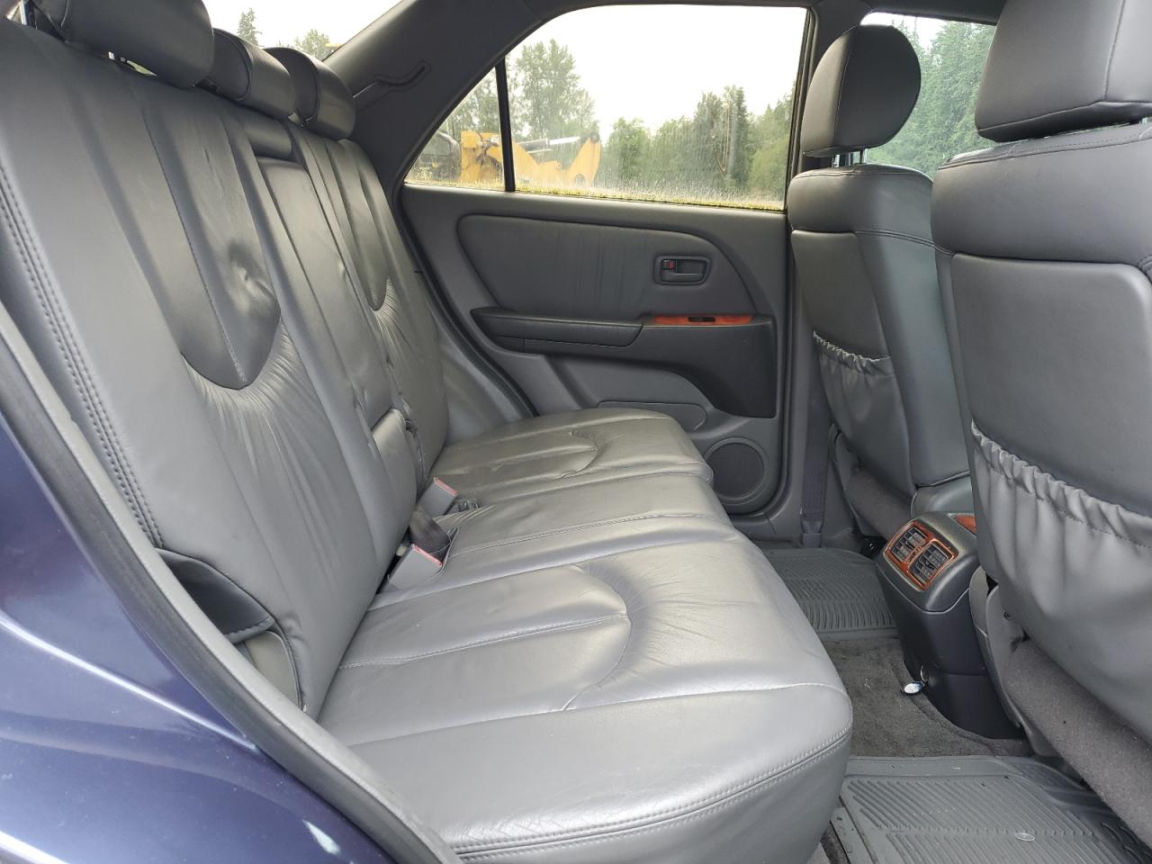 JT6GF10UXY0056455 2000 Lexus Rx 300