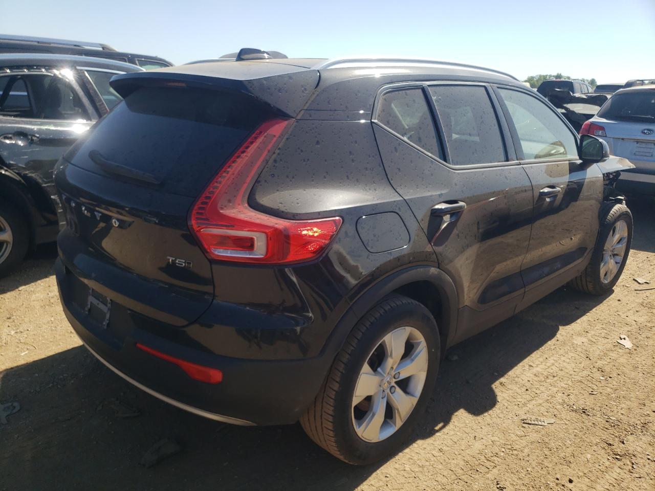 2021 Volvo Xc40 T5 Momentum vin: YV4162UK8M2573441