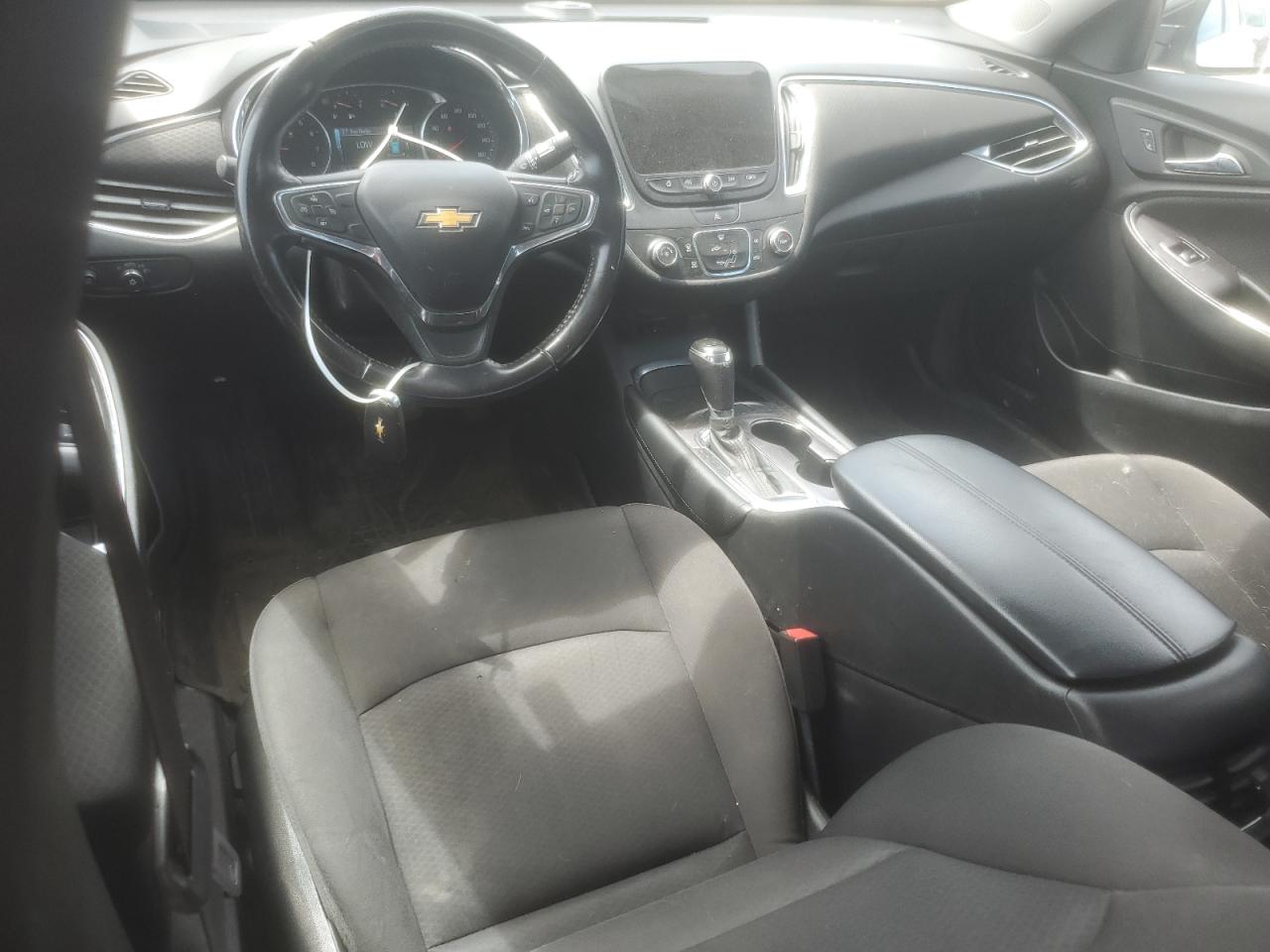 1G1ZD5ST2JF223650 2018 Chevrolet Malibu Lt