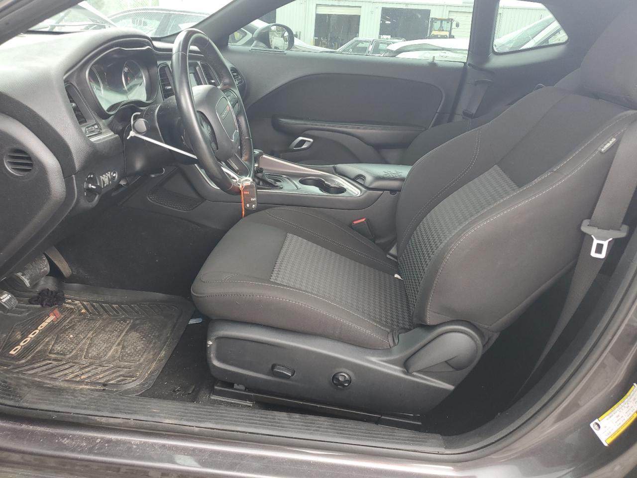 2C3CDZAG4LH169279 2020 Dodge Challenger Sxt