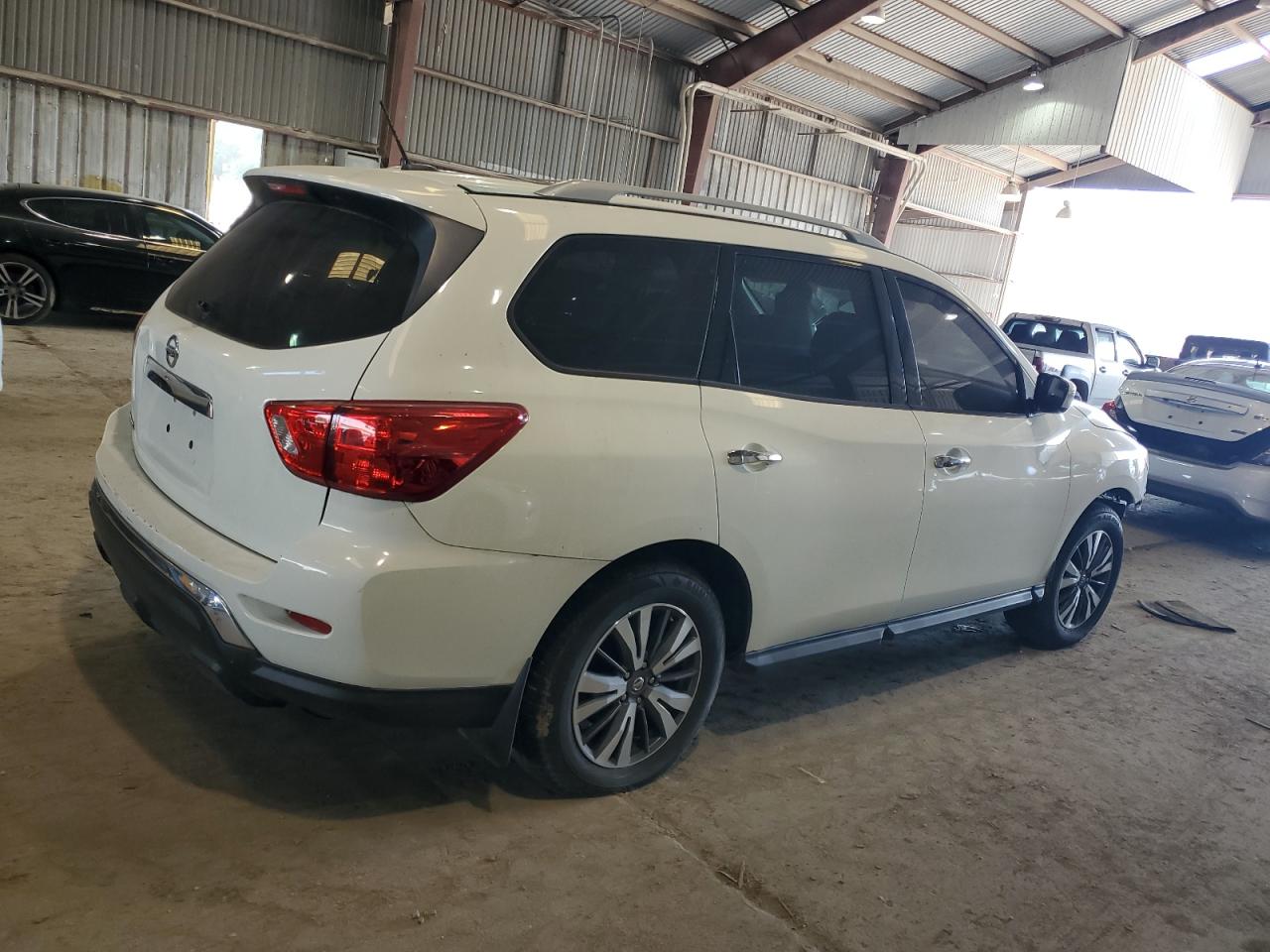 2017 Nissan Pathfinder S vin: 5N1DR2MN9HC660651