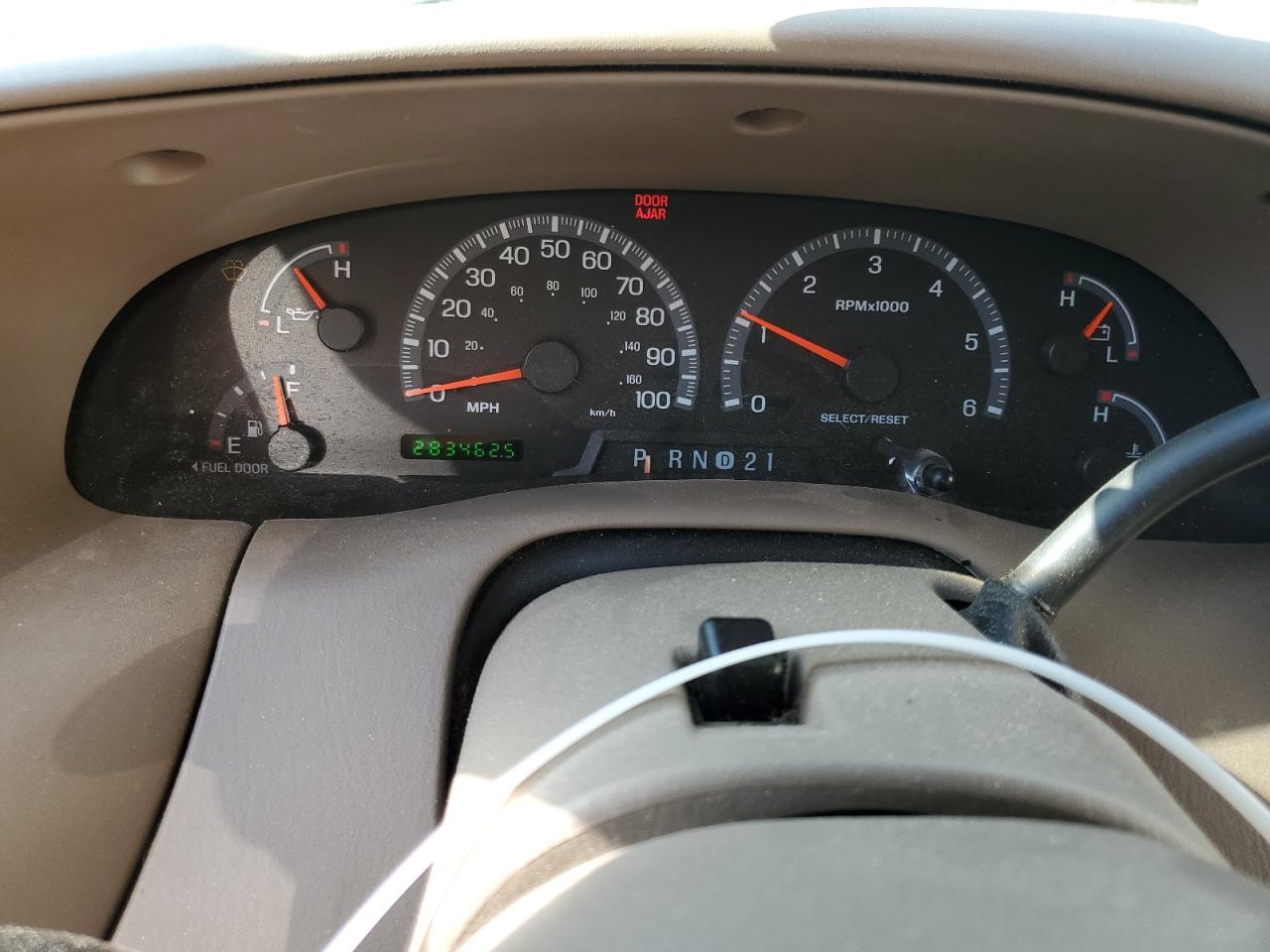 1FMRU176XYLB72229 2000 Ford Expedition Eddie Bauer