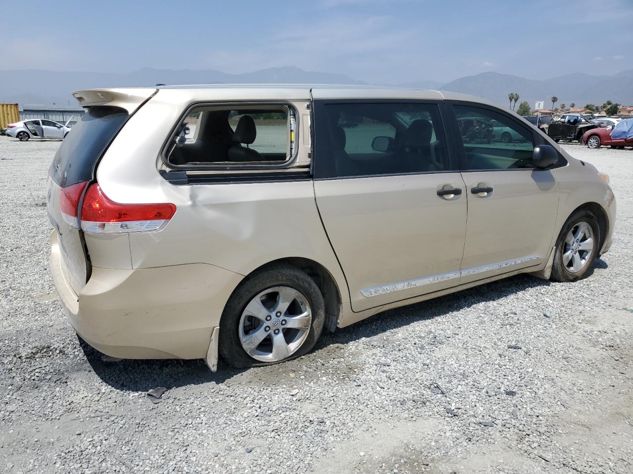 5TDZK3DCXDS302308 2013 Toyota Sienna