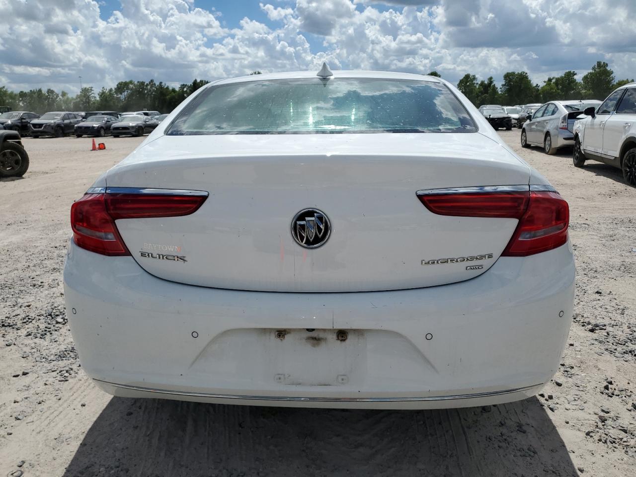 1G4ZN5SZ5JU131058 2018 Buick Lacrosse Preferred