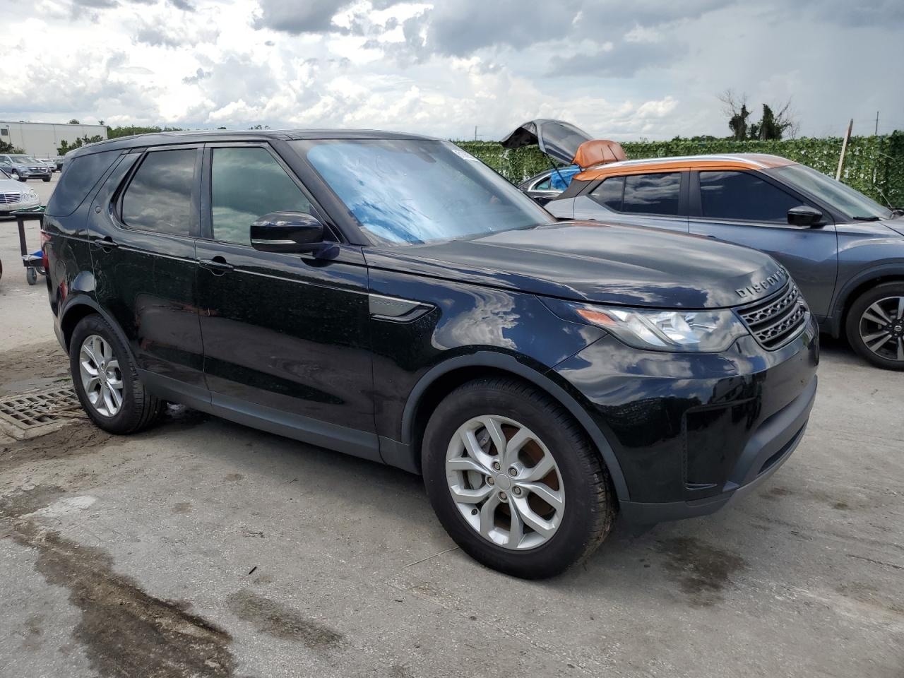 2018 Land Rover Discovery Se vin: SALRG2RV9JA059744