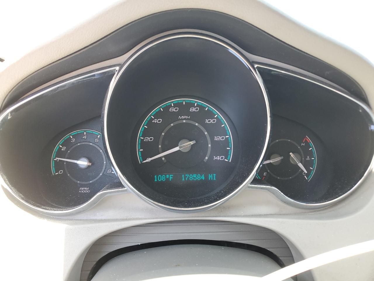 1G1ZC5EB8AF293904 2010 Chevrolet Malibu 1Lt