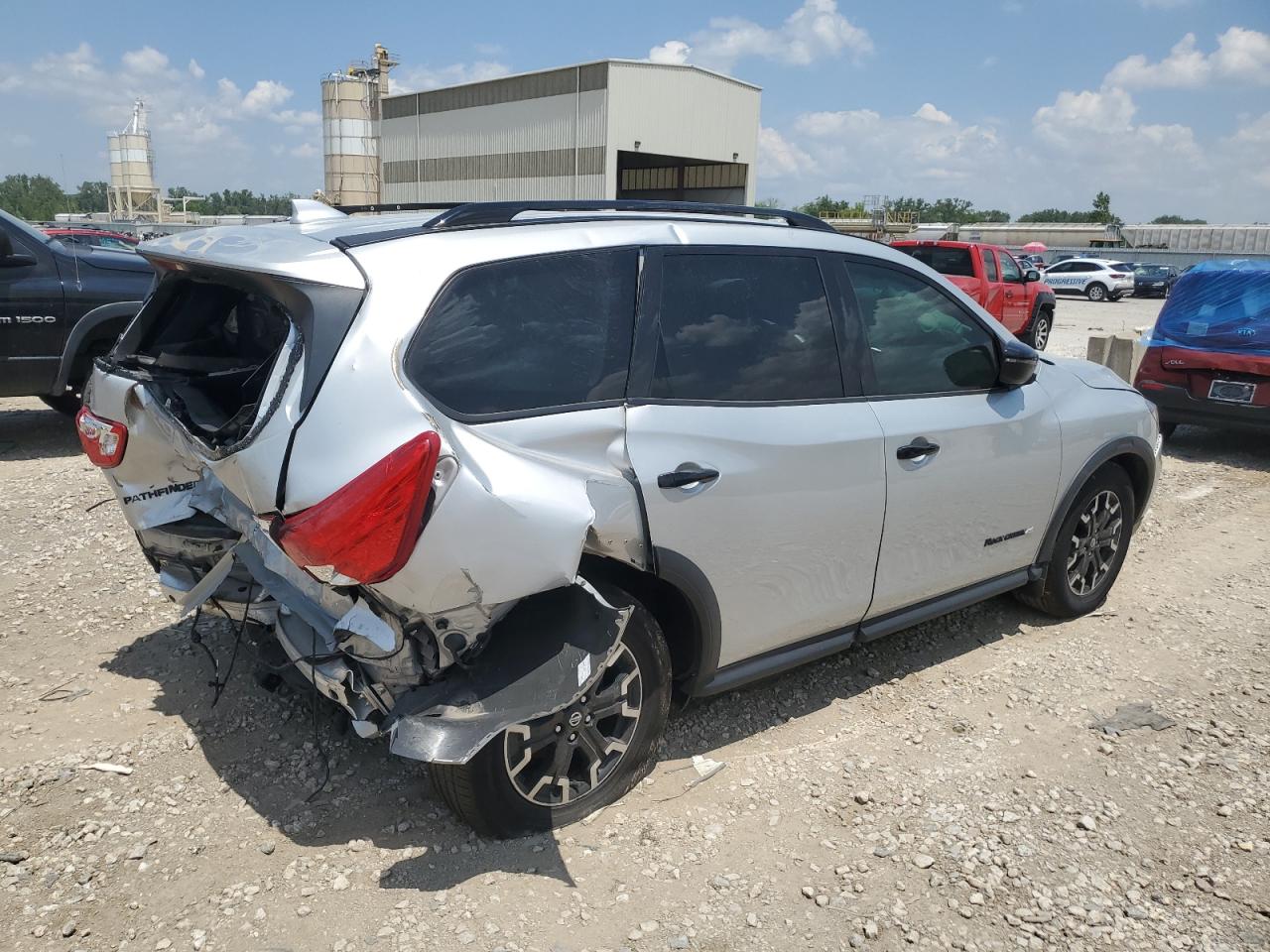 2020 Nissan Pathfinder Sv vin: 5N1DR2BM3LC619466