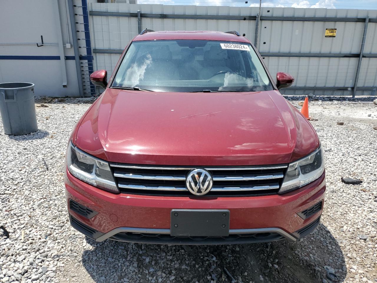 3VV3B7AX2JM046747 2018 Volkswagen Tiguan Se