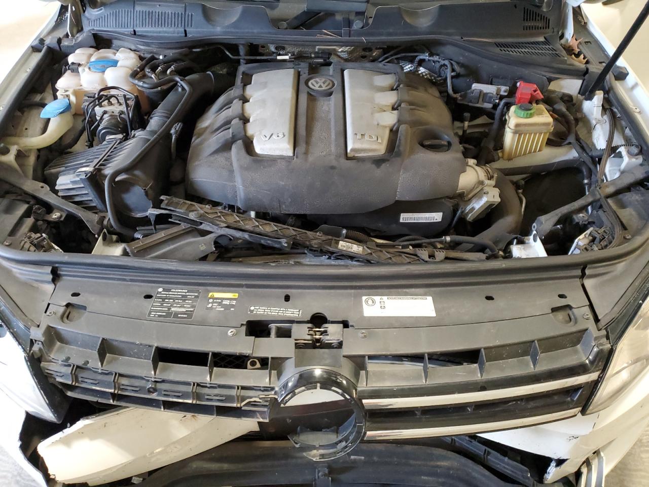 WVGEK9BP4CD007914 2012 Volkswagen Touareg V6 Tdi