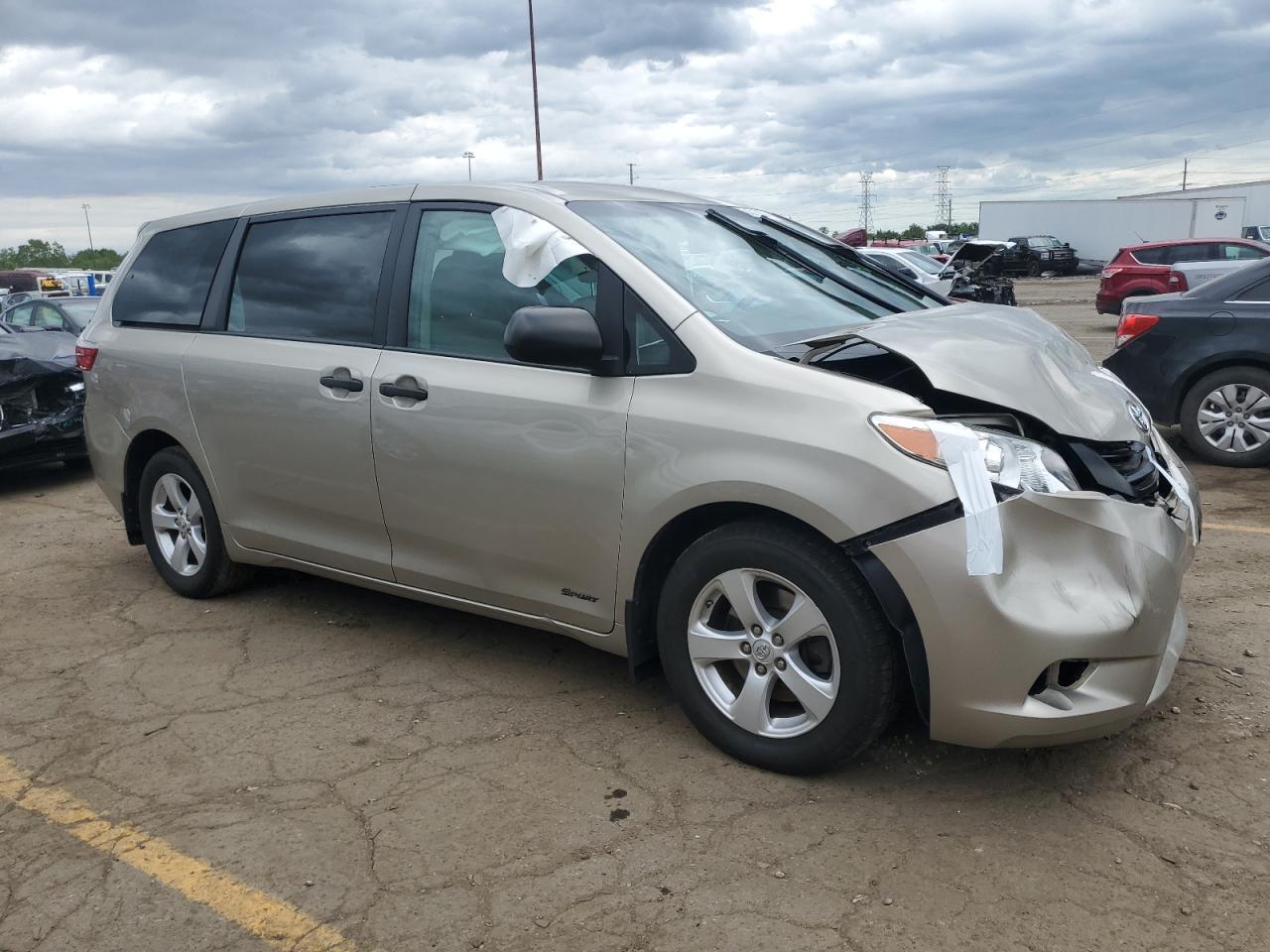 5TDZZ3DC1HS835665 2017 Toyota Sienna