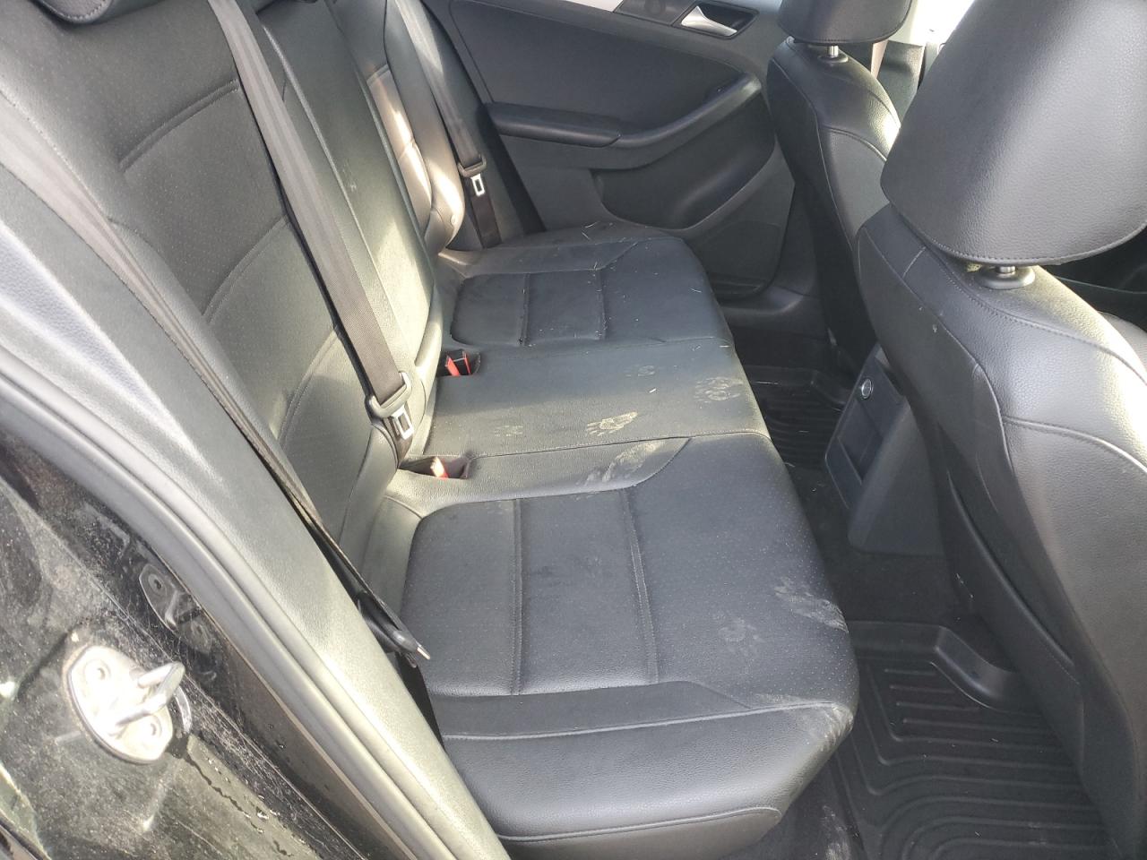 3VWDB7AJ4HM305180 2017 Volkswagen Jetta Se