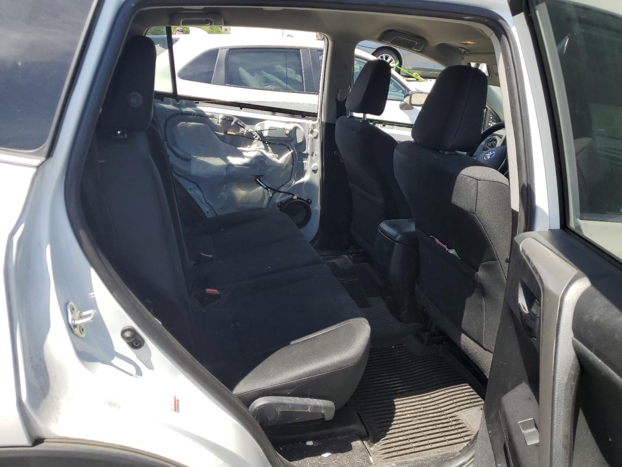 2T3BFREV8HW691852 2017 Toyota Rav4 Le