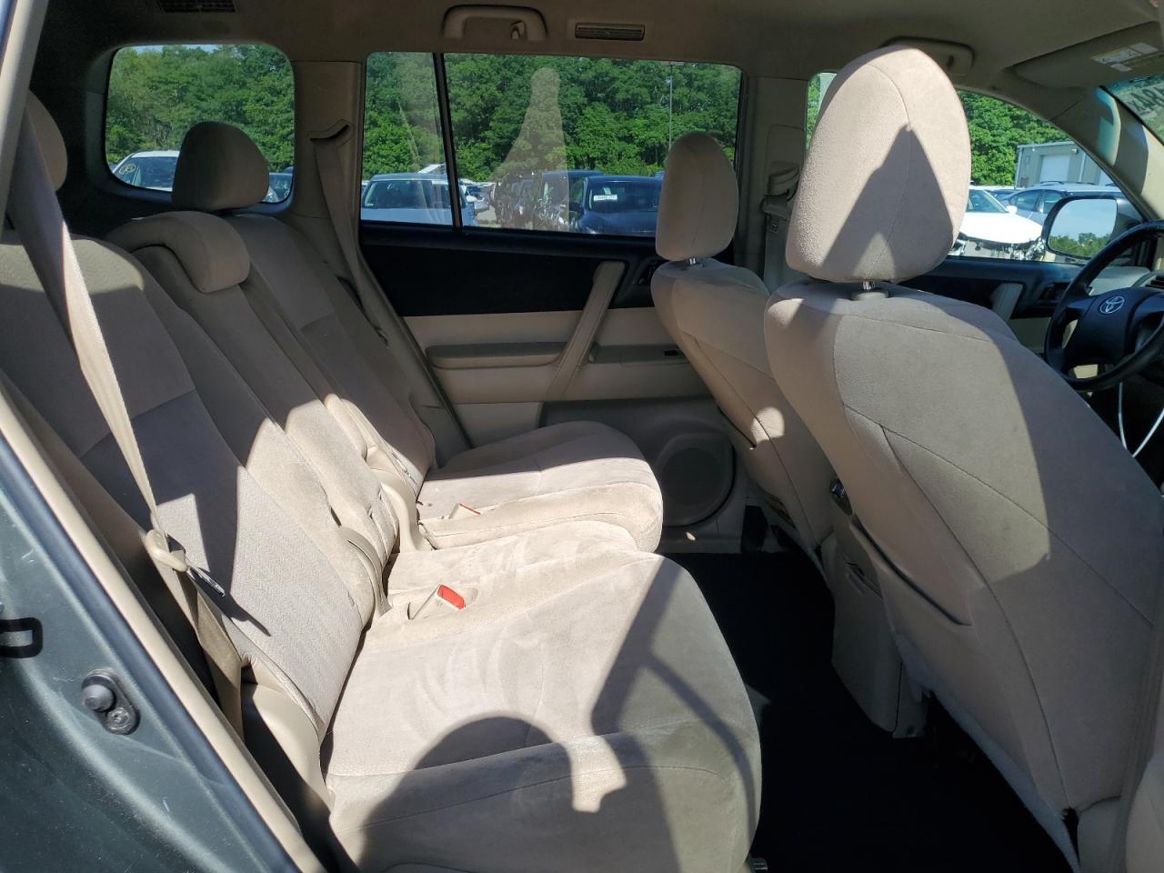 5TDBK3EH7CS169176 2012 Toyota Highlander Base