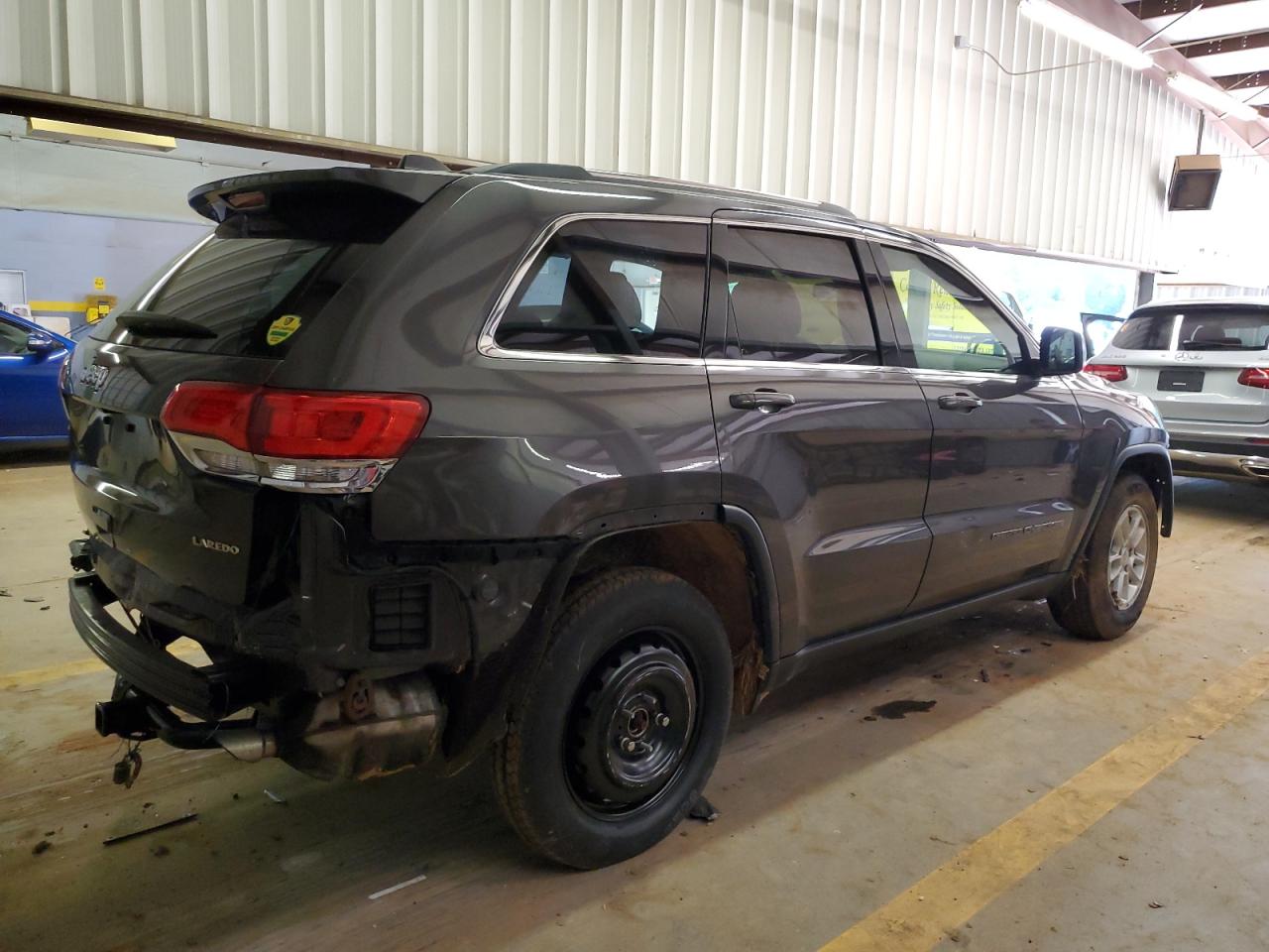 1C4RJEAG3KC690258 2019 Jeep Grand Cherokee Laredo