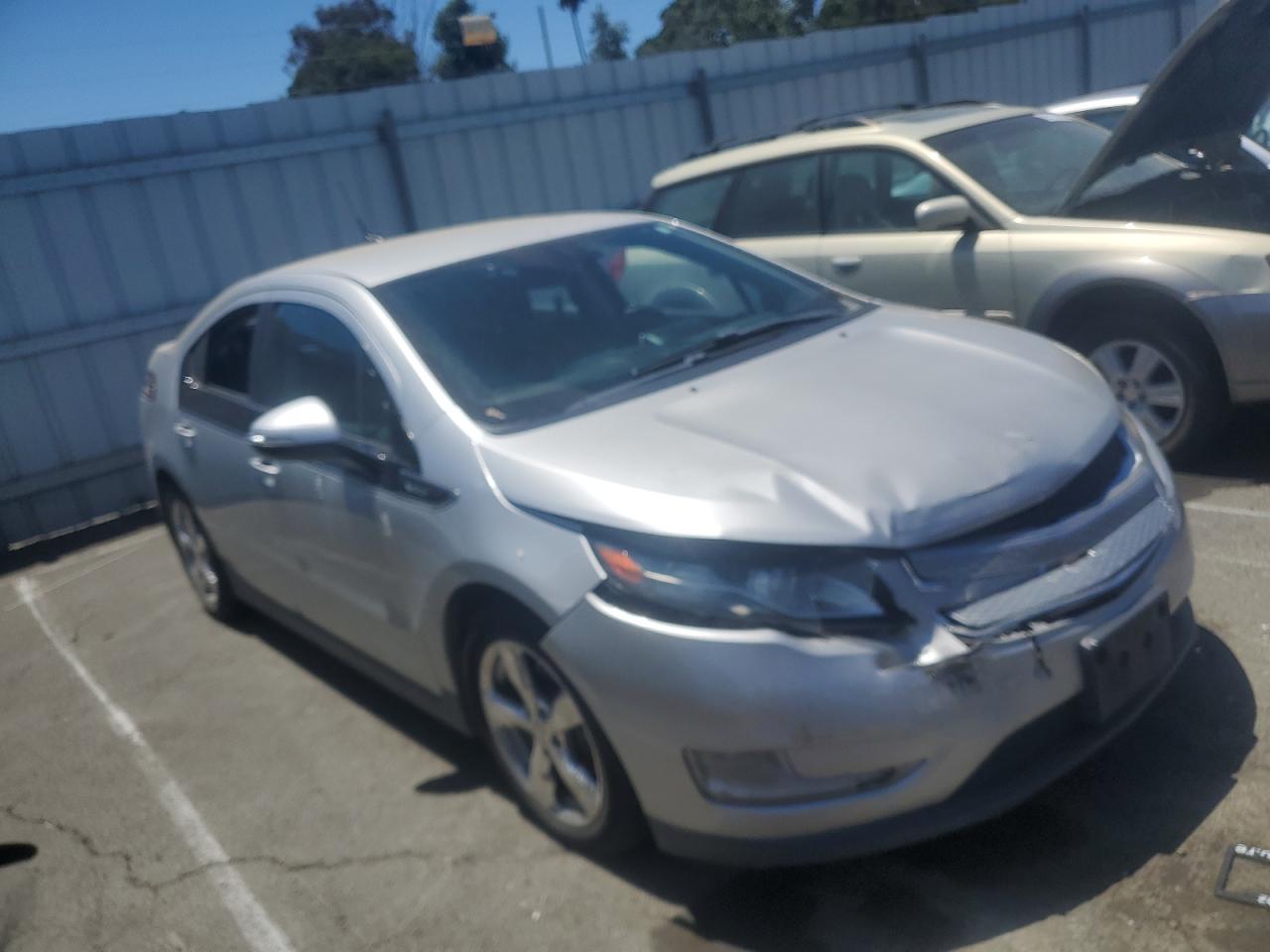 2013 Chevrolet Volt vin: 1G1RE6E44DU145878