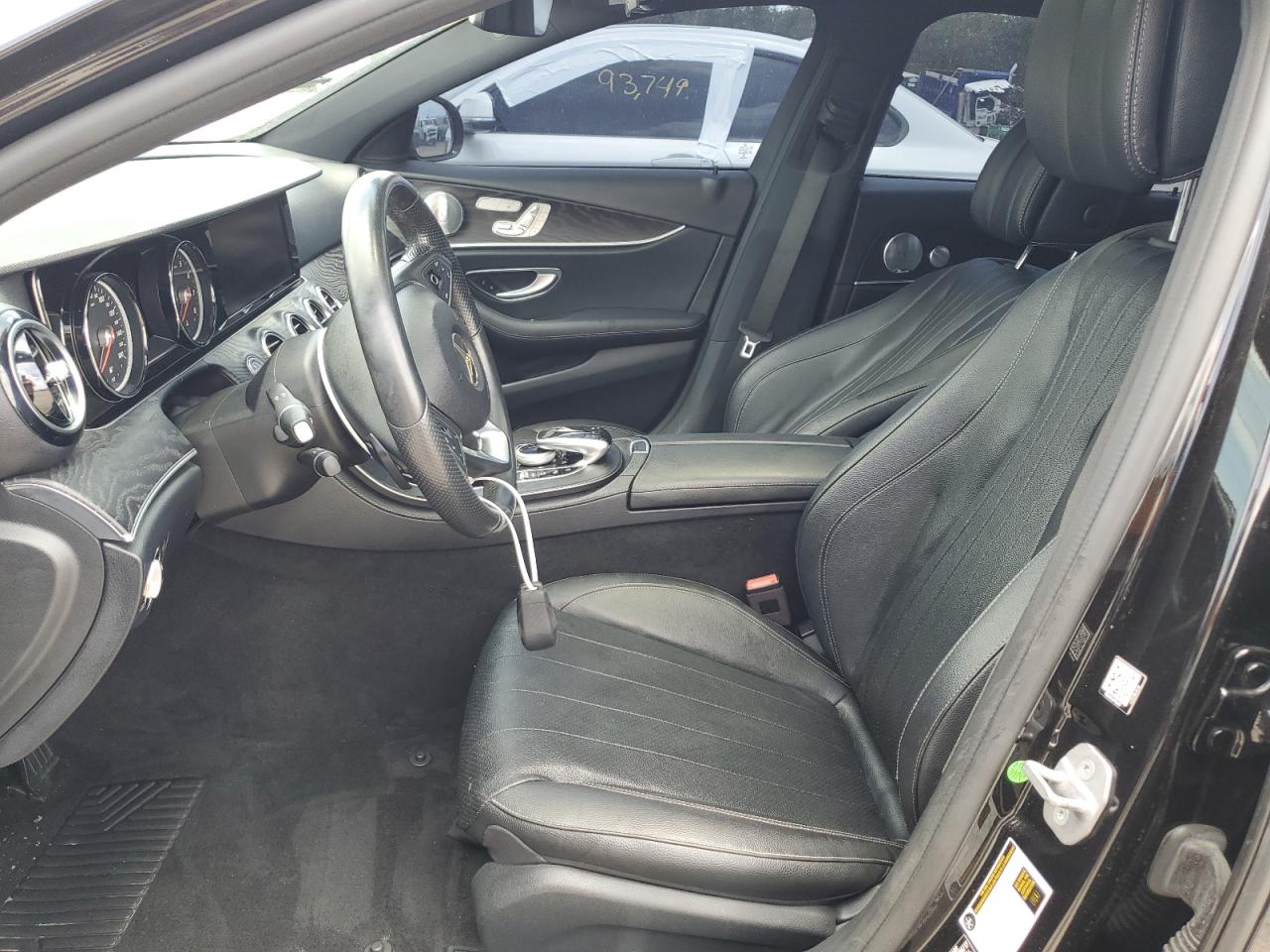 WDDZF4JB6JA338629 2018 Mercedes-Benz E 300