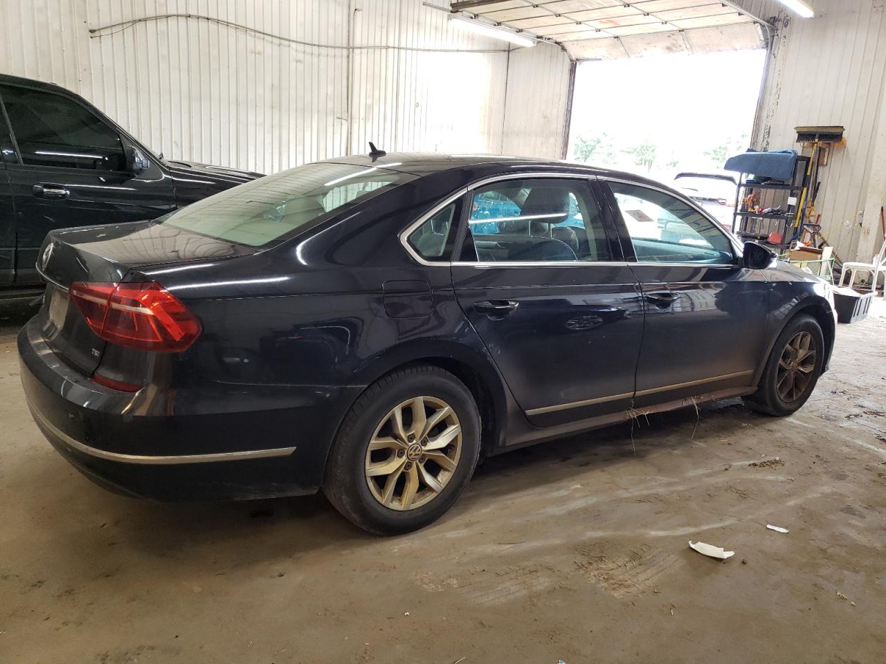 1VWAT7A37HC014482 2017 Volkswagen Passat S