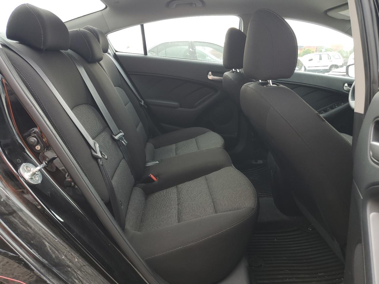 3KPFK4A74JE165999 2018 Kia Forte Lx