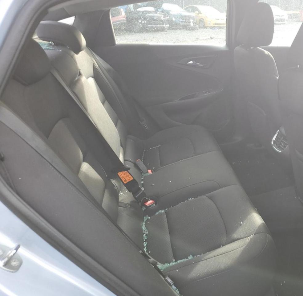 1G1ZD5ST3JF209367 2018 Chevrolet Malibu Lt