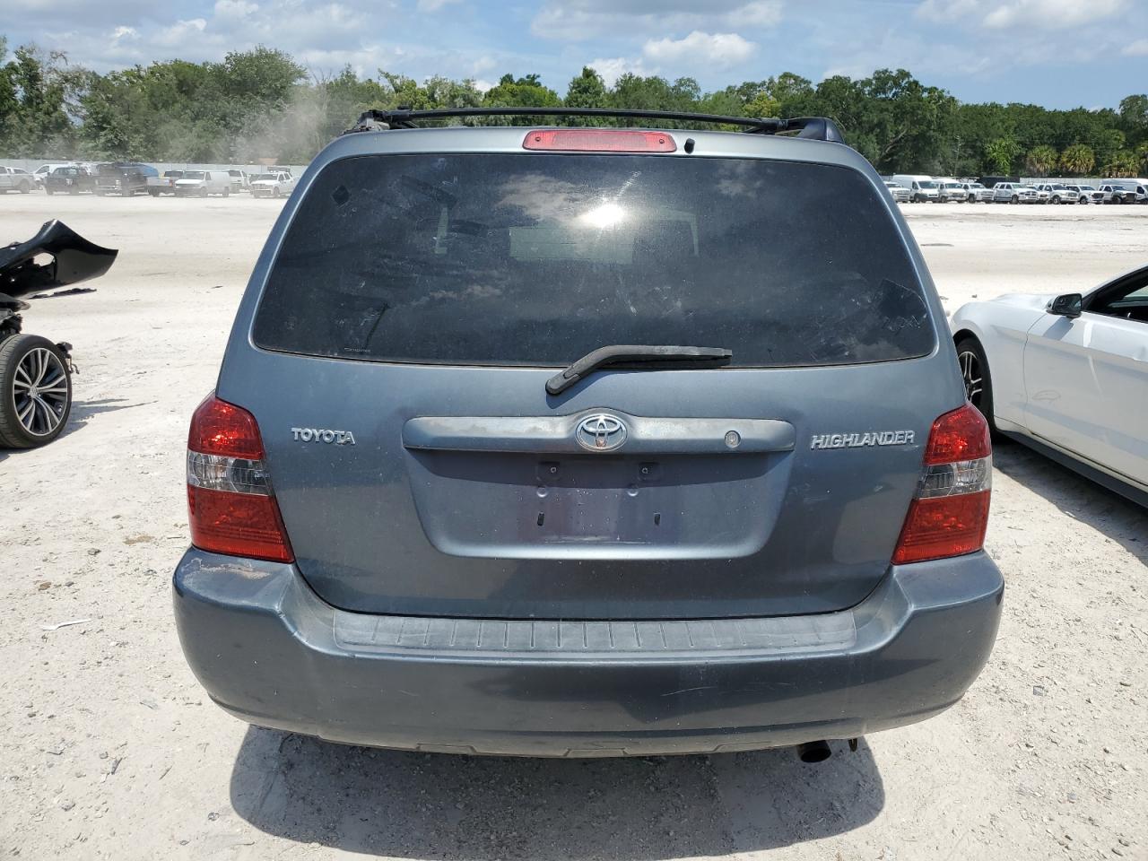 JTEGD21A250111450 2005 Toyota Highlander