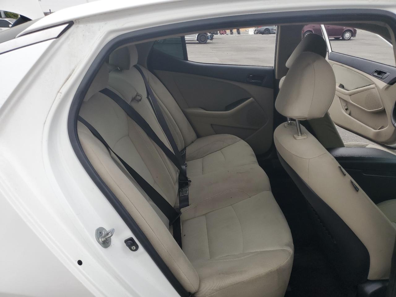 KNAGM4A75E5519560 2014 Kia Optima Lx