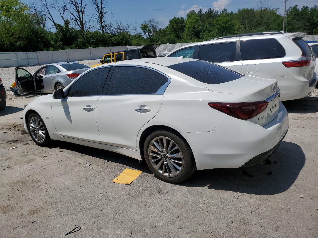 2018 Infiniti Q50 Luxe vin: JN1EV7AR2JM442952