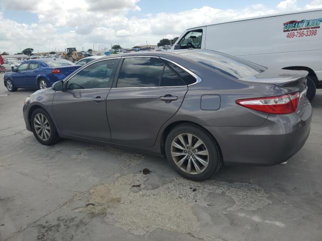 4T1BK1FK8HU577196 2017 TOYOTA CAMRY - Image 2