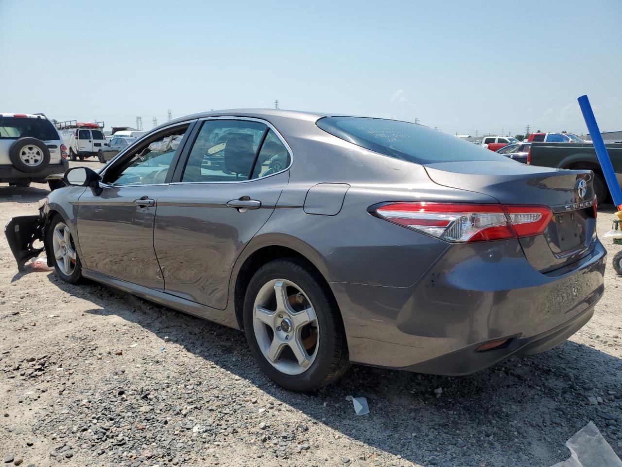 4T1B11HK1JU514172 2018 Toyota Camry L